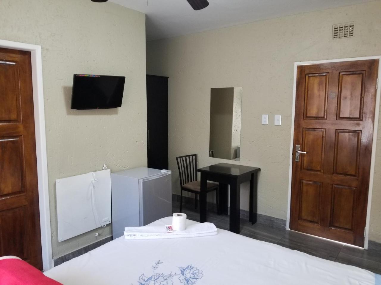 Chisam Guest Lodge Pty Ltd Johannesburg Esterno foto